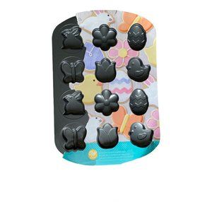 NWOT Wilton Easter Cookie Pan